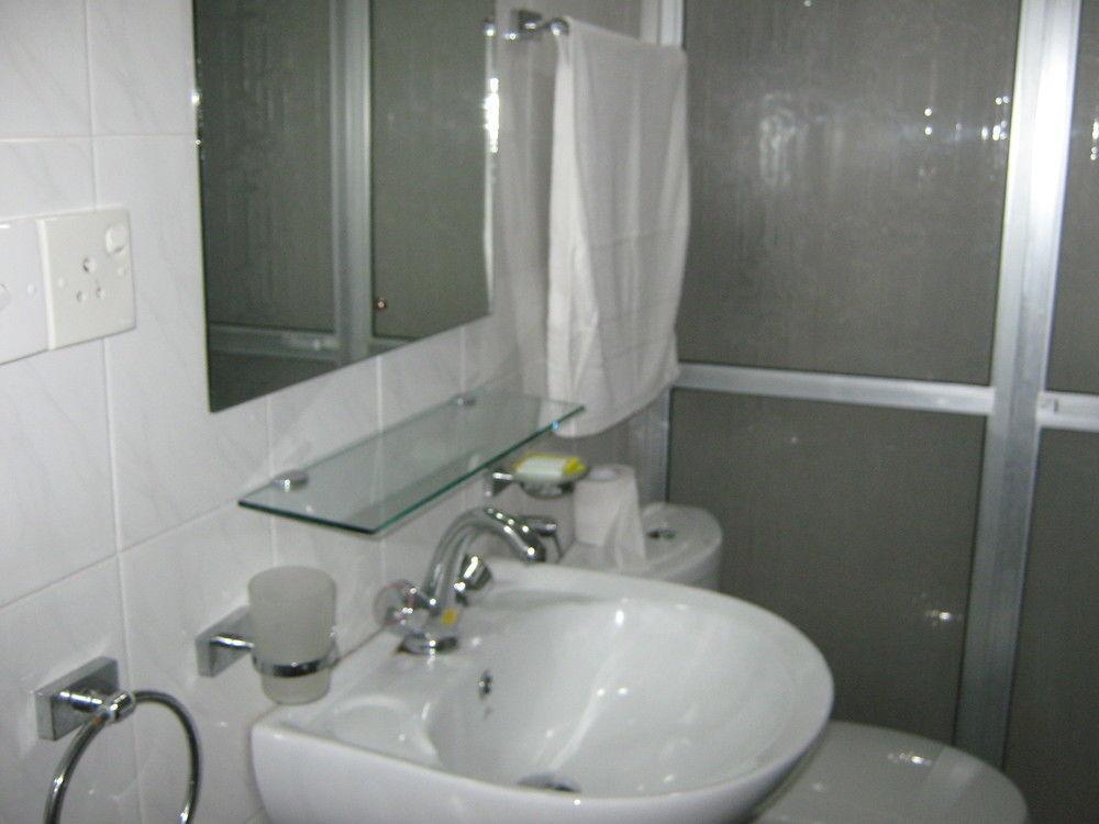 Zen Rooms Modern City Inn Negombo Exterior foto