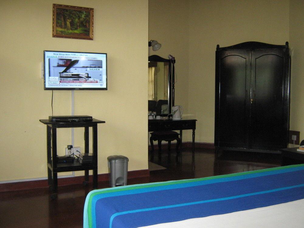 Zen Rooms Modern City Inn Negombo Exterior foto