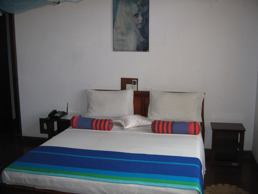 Zen Rooms Modern City Inn Negombo Exterior foto
