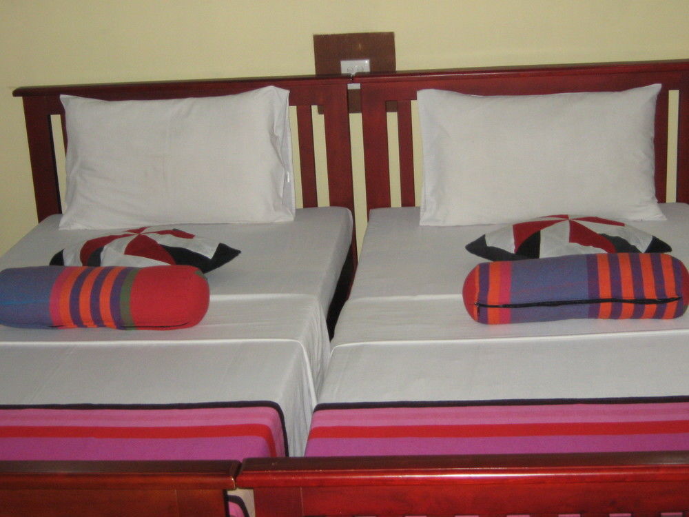 Zen Rooms Modern City Inn Negombo Exterior foto