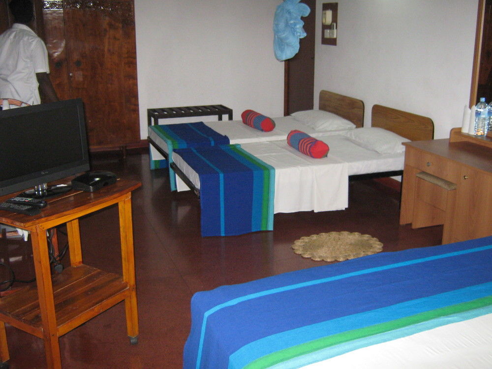 Zen Rooms Modern City Inn Negombo Exterior foto
