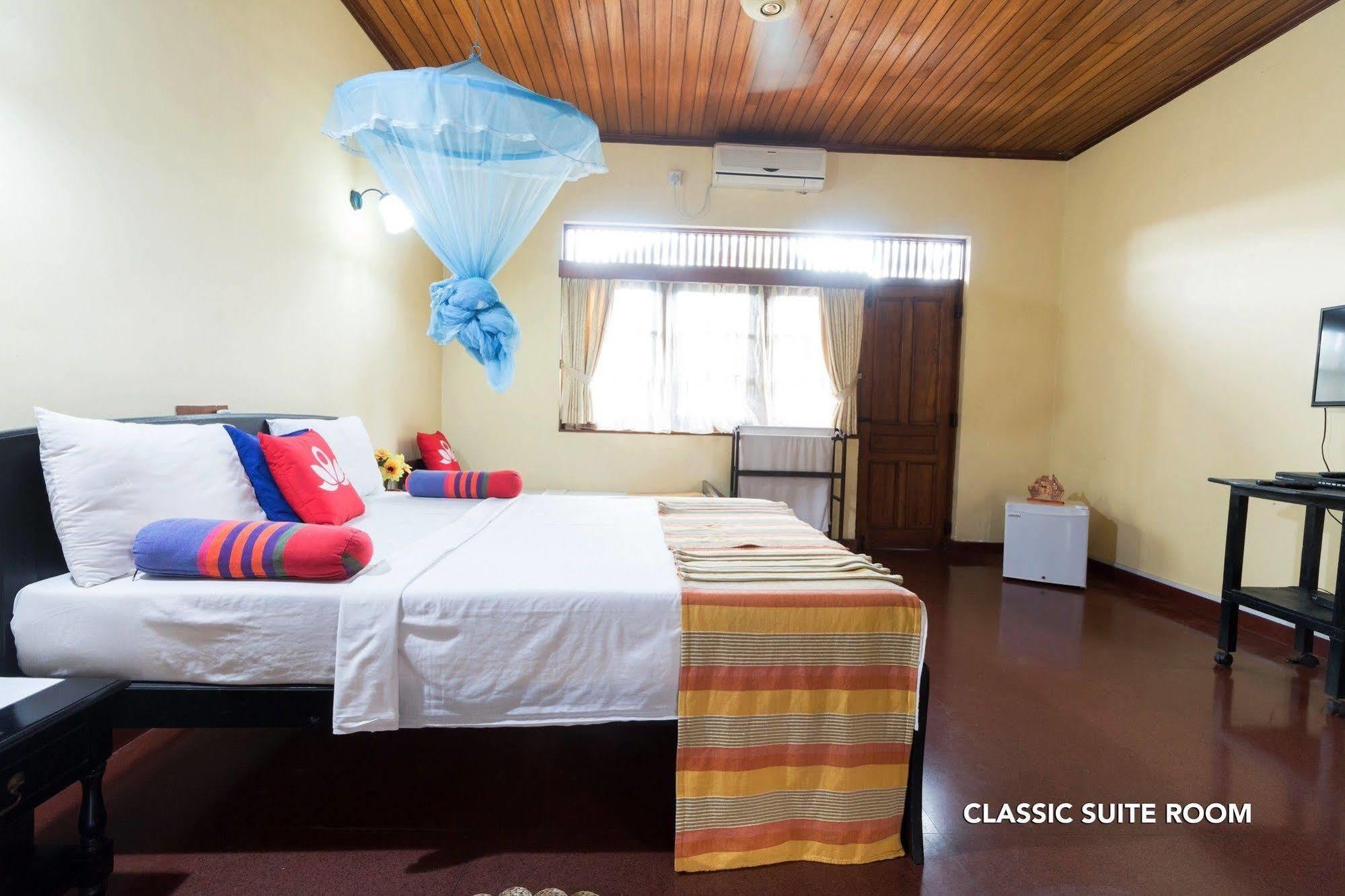 Zen Rooms Modern City Inn Negombo Exterior foto