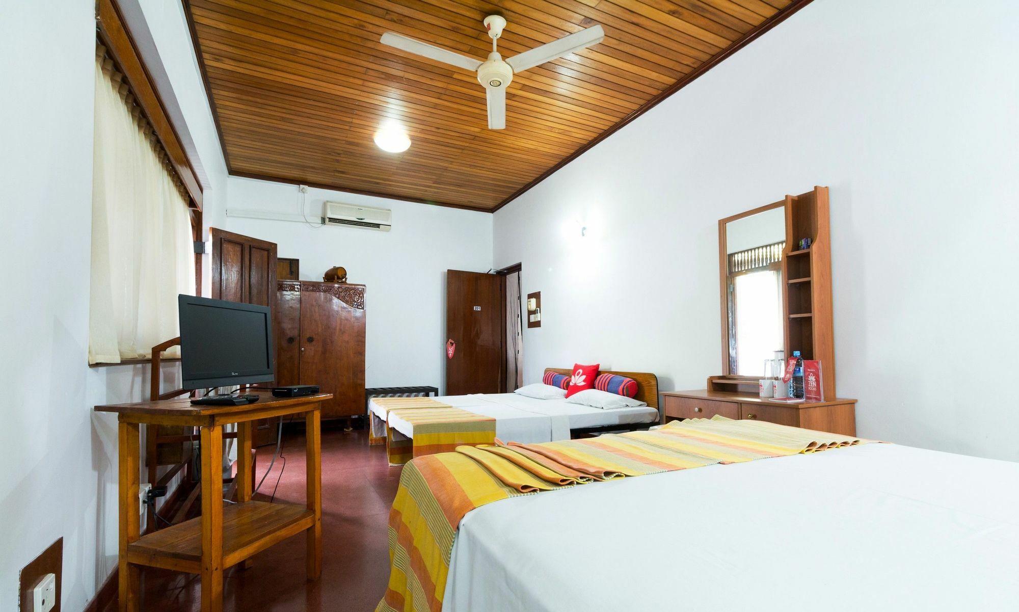 Zen Rooms Modern City Inn Negombo Exterior foto